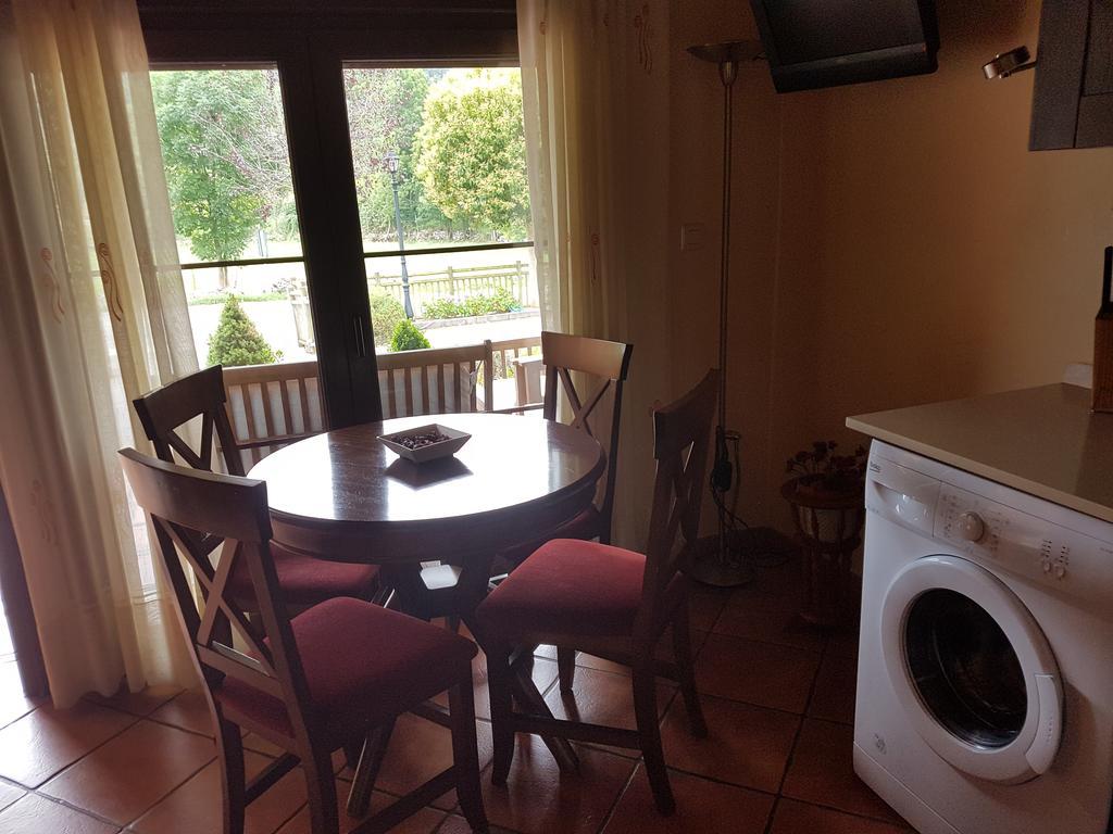 Apartamentos El Pedrayu Onis Ngoại thất bức ảnh